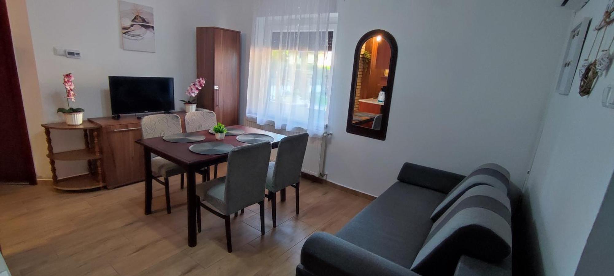 Bazsi Apartman Hajdúszoboszló Eksteriør billede