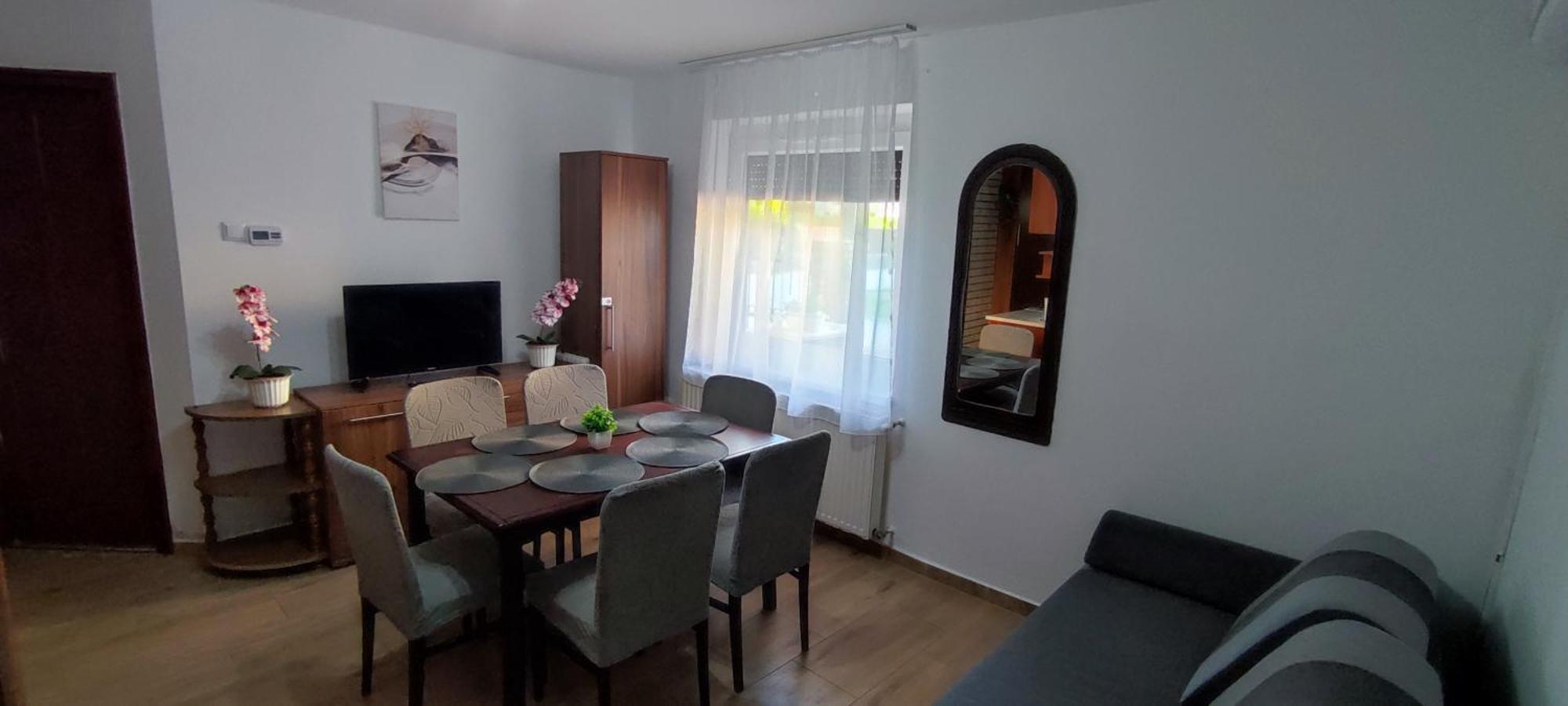 Bazsi Apartman Hajdúszoboszló Eksteriør billede